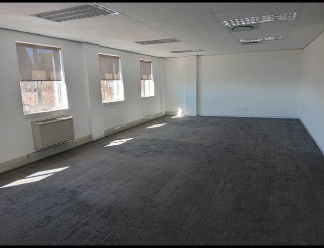 2,415M² BUILDING TO LET IN BRYANSTON